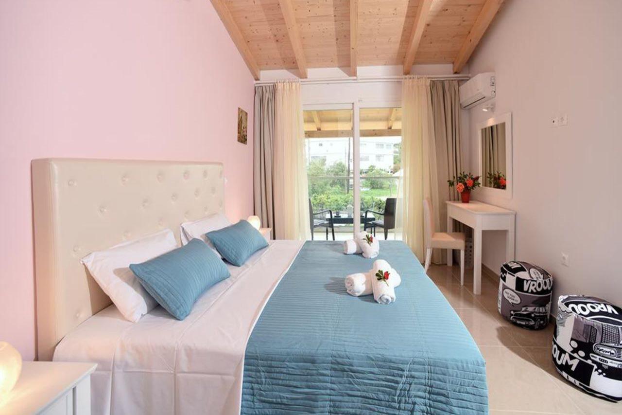 Palapart Gikas Suites And Studios Gouviá Extérieur photo