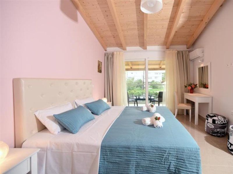 Palapart Gikas Suites And Studios Gouviá Extérieur photo
