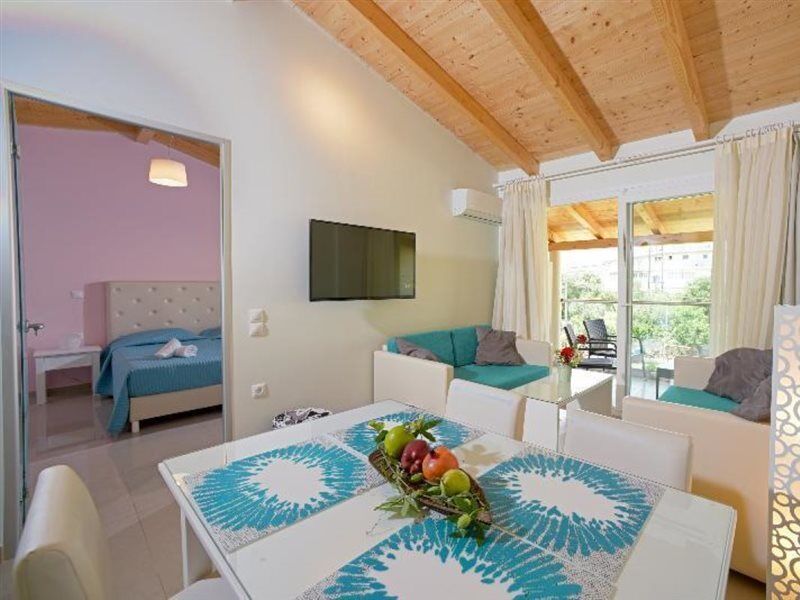 Palapart Gikas Suites And Studios Gouviá Extérieur photo